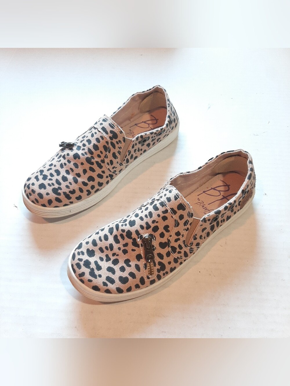 Blowfish Malibu Mariachi 8.5 Leopard Print Slip On Shoes